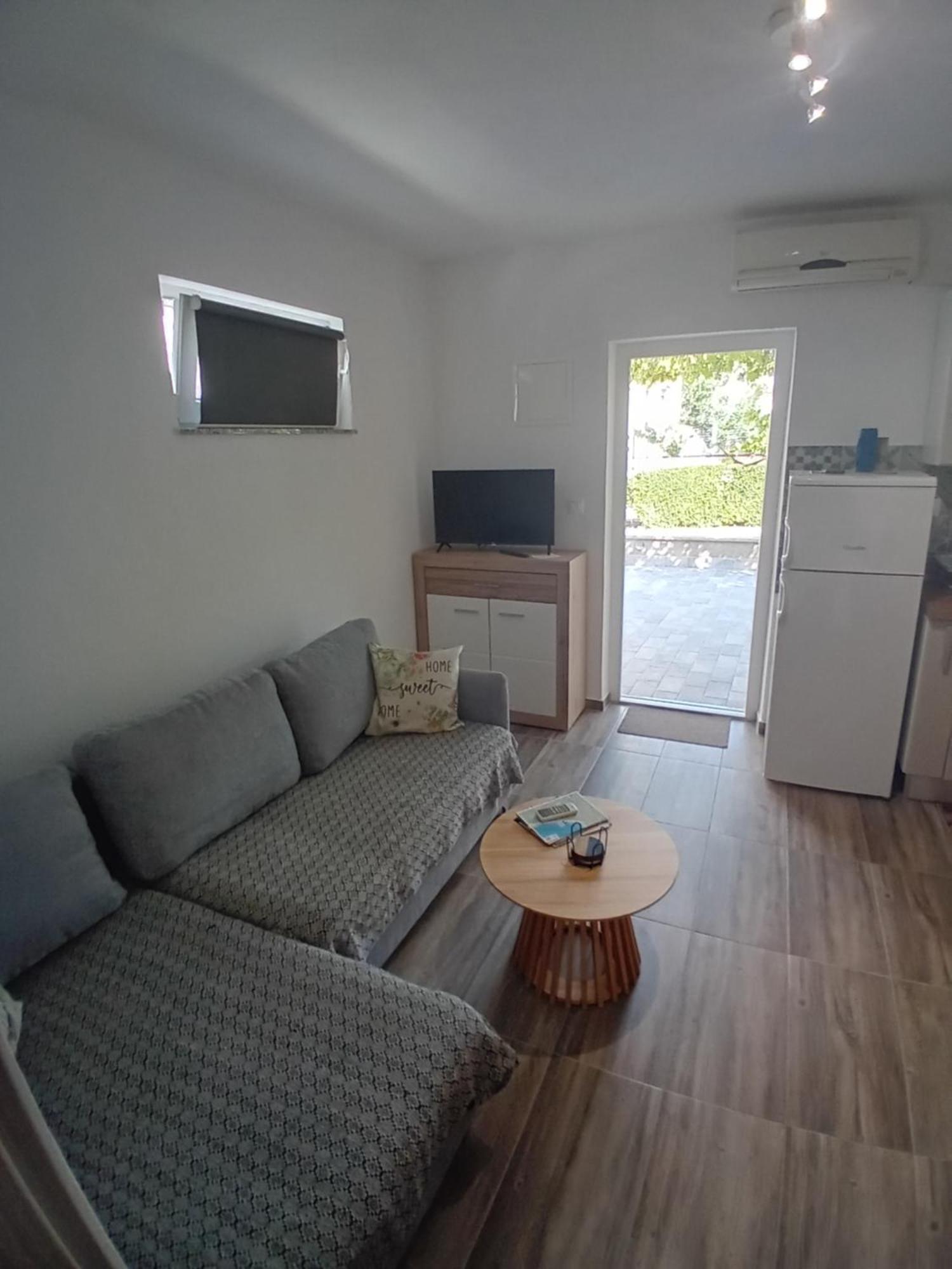 Apartmani Vrzic Baska  Exterior photo
